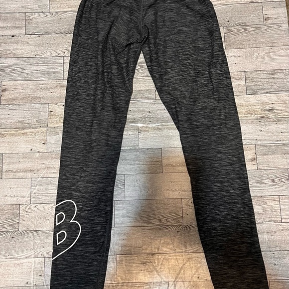 NEW BALANCE NB Dry Black Gray Athletic Leggings White Logo Left Leg Womens XS - Picture 5 of 9